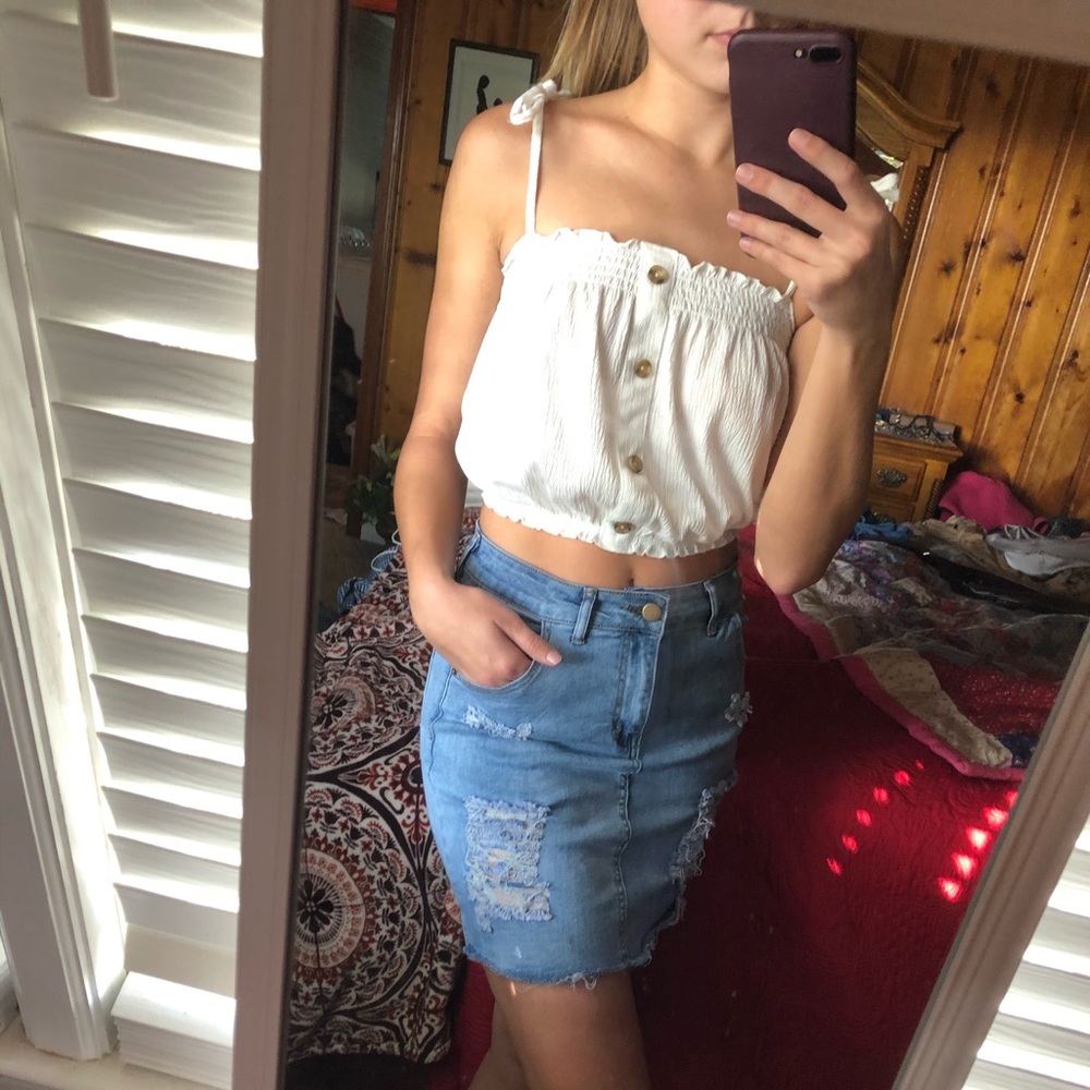 White crop top
